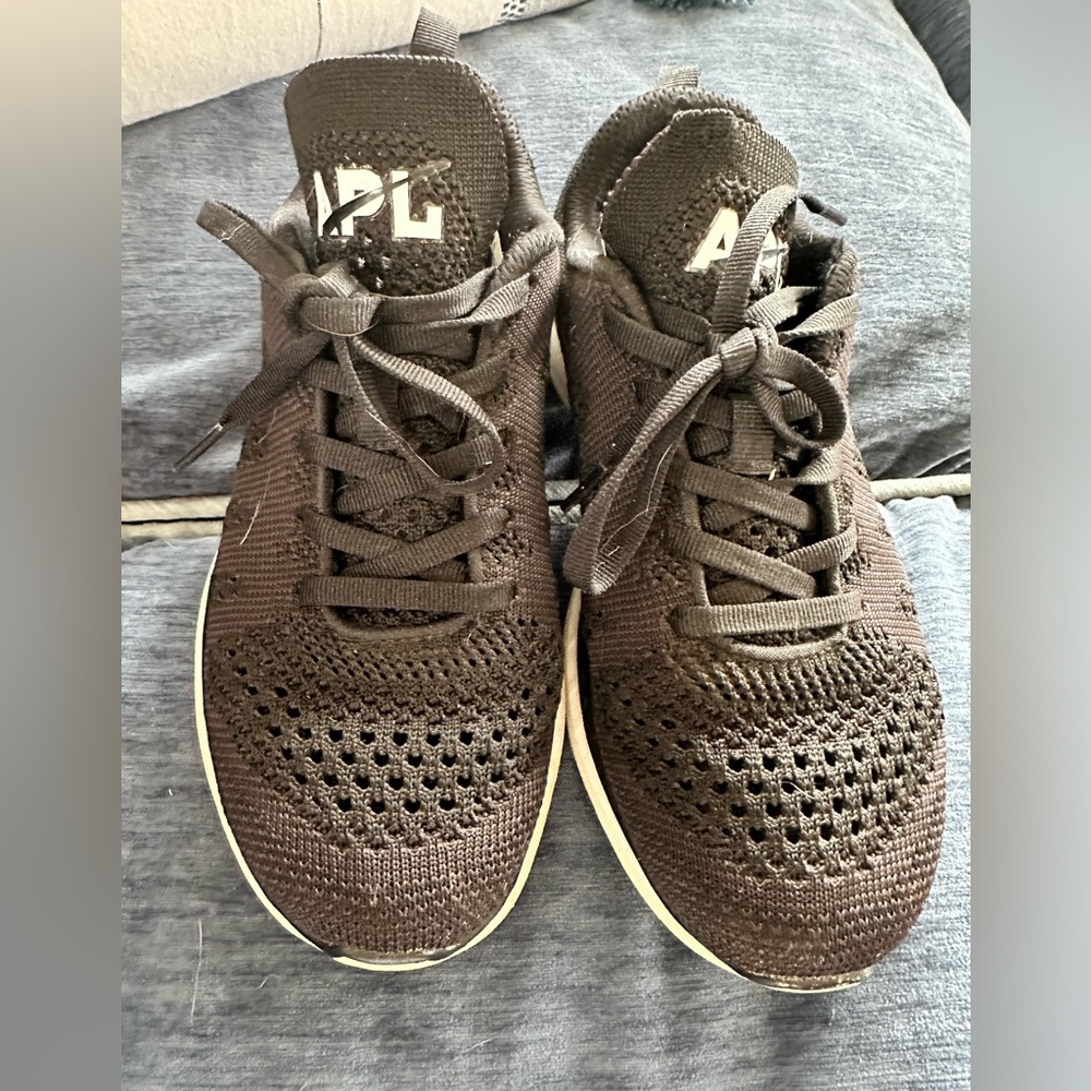 APL black sneakers size 5.5